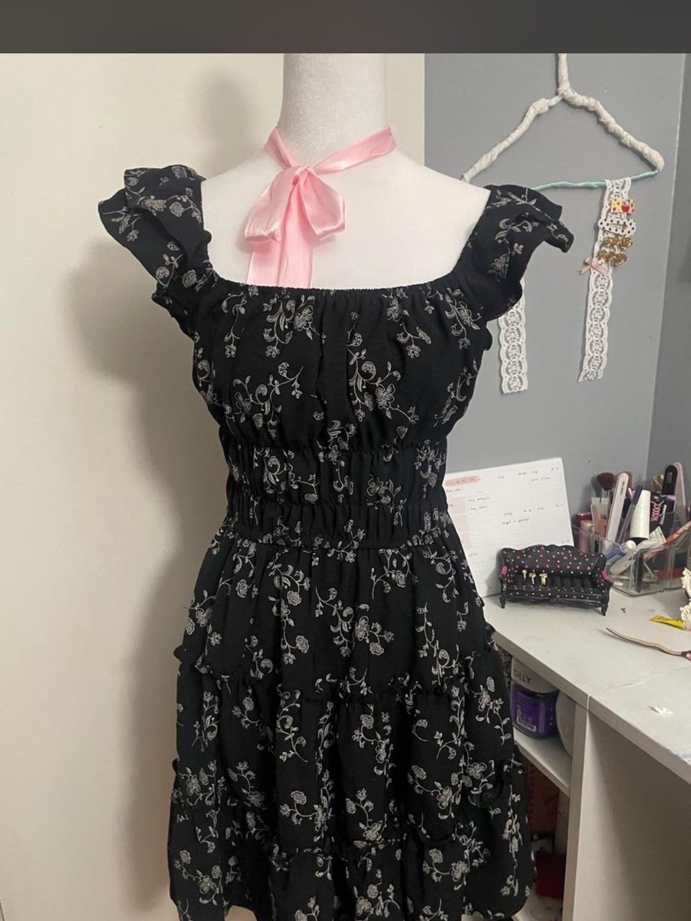 Black Floral Ruffle-Tiered Girls' Casual Dress
